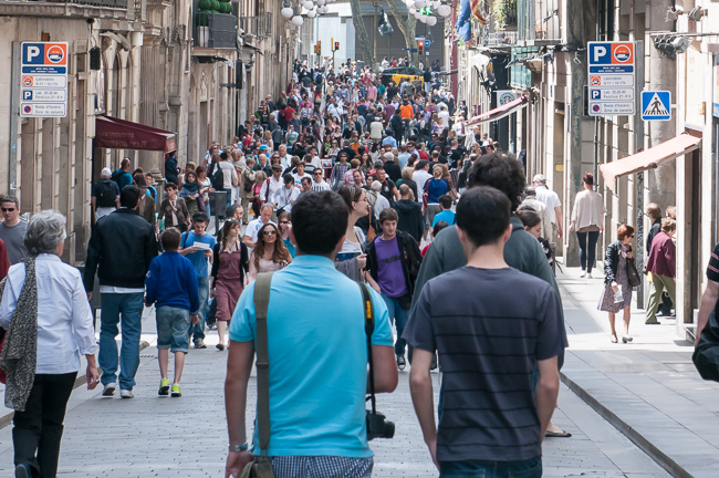 By late morning you can expect the streets of the Gothic Quarter to be in full swing, especially during the week, but also on the weekend.
